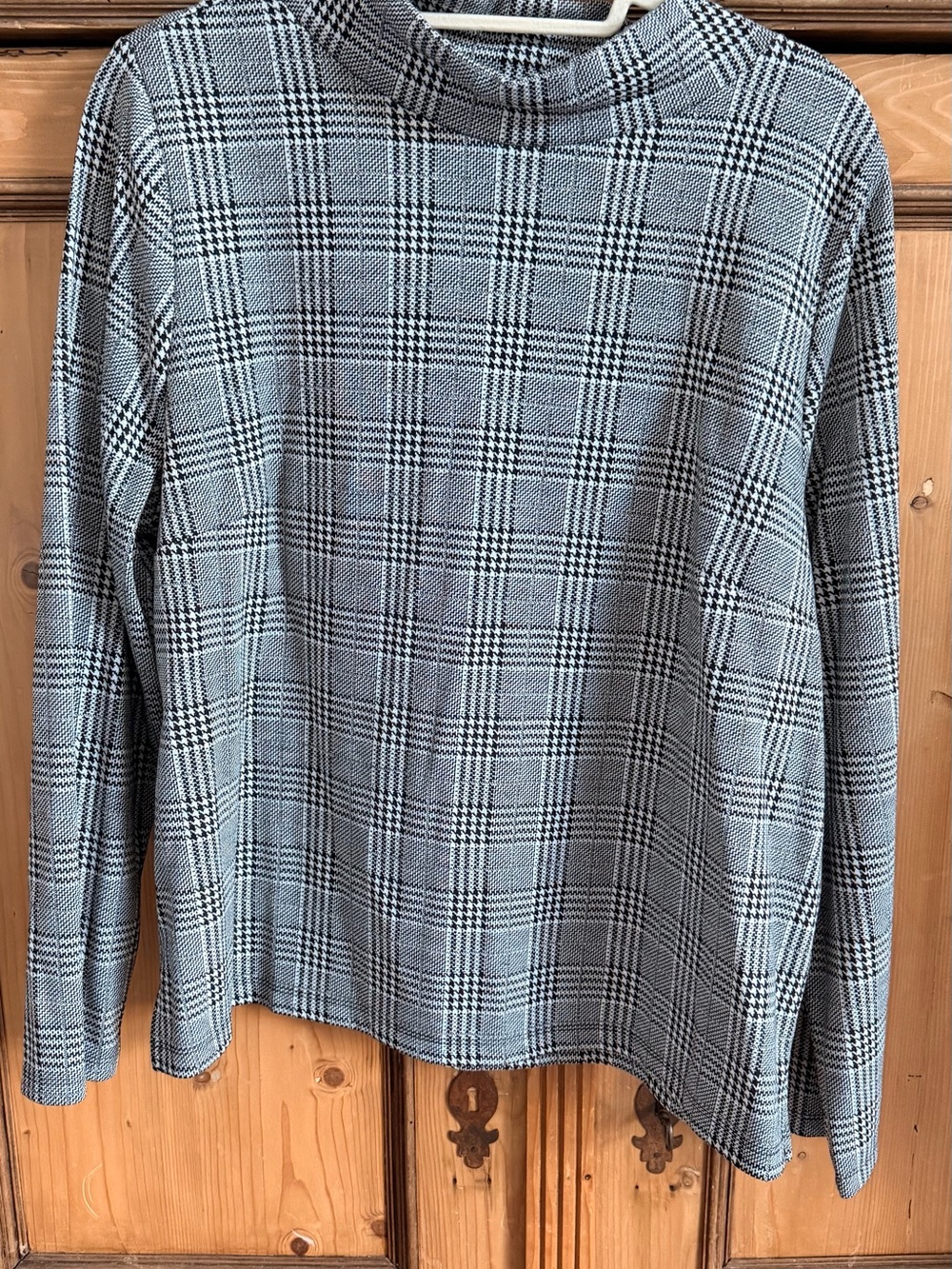 NWOT Banana Republic Gray Plaid Mock Neck Long Sleeve Top